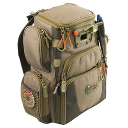Lekki kompaktowy plecak wędkarski Wild River Recon z podświetleniem LED CLC CL1WT3503